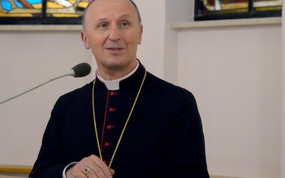 Bp Marek Solarczyk zachęca do wspierania poszkodowanych przez trzęsienie ziemi w Chorwacji.