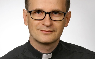 Ks. Marcin Kowalski.