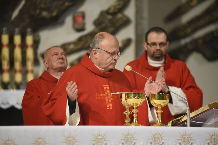 40 lat minęło - parafia Ducha Świętego w Mielcu