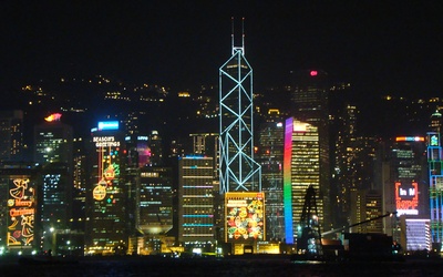 Masowe testy na Covid-19 w Pekinie; częściowy lockdown w Hongkongu
