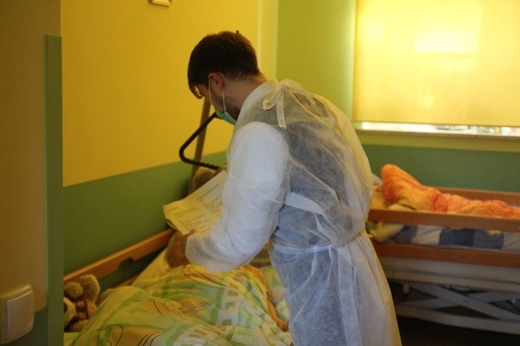 Zespół "Aeternum" z Cieszyna-Pastwisk dla seniorów u sióstr elżbietanek cieszyńskich