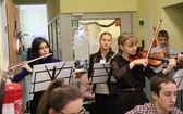 Zespół "Aeternum" z Cieszyna-Pastwisk dla seniorów u sióstr elżbietanek cieszyńskich