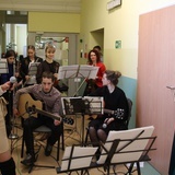 Zespół "Aeternum" z Cieszyna-Pastwisk dla seniorów u sióstr elżbietanek cieszyńskich