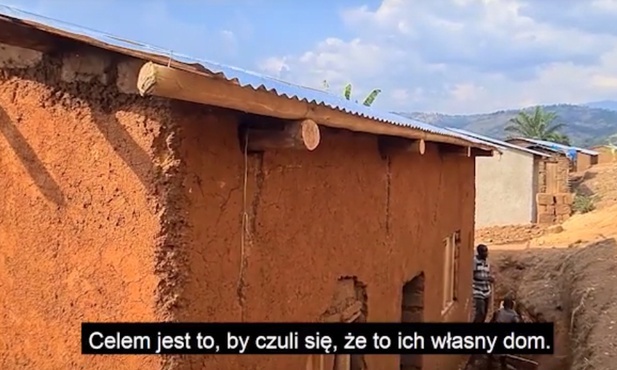 50 domów dla Pigmejów na 50-lecie Karmelu