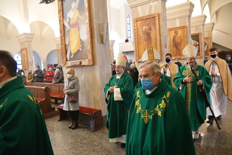 Gorzów Wlkp. Diecezjalne obchody 35. rocznicy śmierci bp. Wilhelma Pluty 