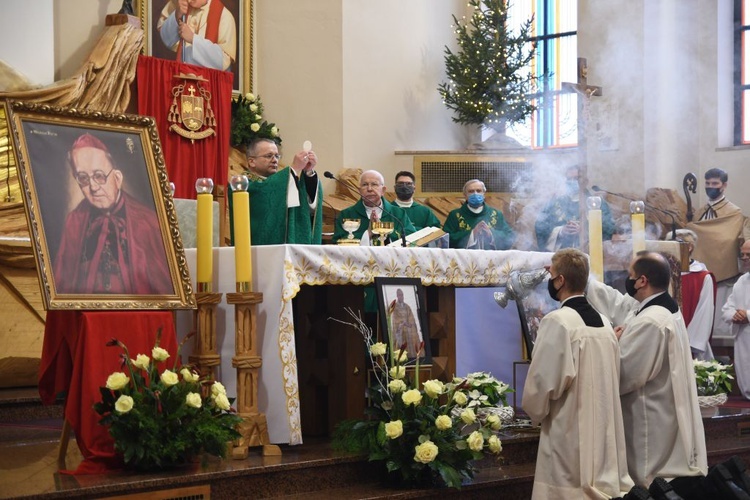 Gorzów Wlkp. Diecezjalne obchody 35. rocznicy śmierci bp. Wilhelma Pluty 