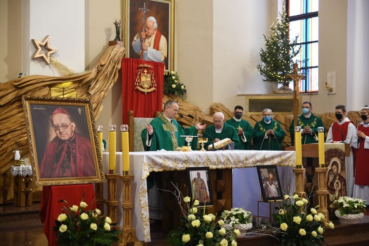 Gorzów Wlkp. Diecezjalne obchody 35. rocznicy śmierci bp. Wilhelma Pluty 