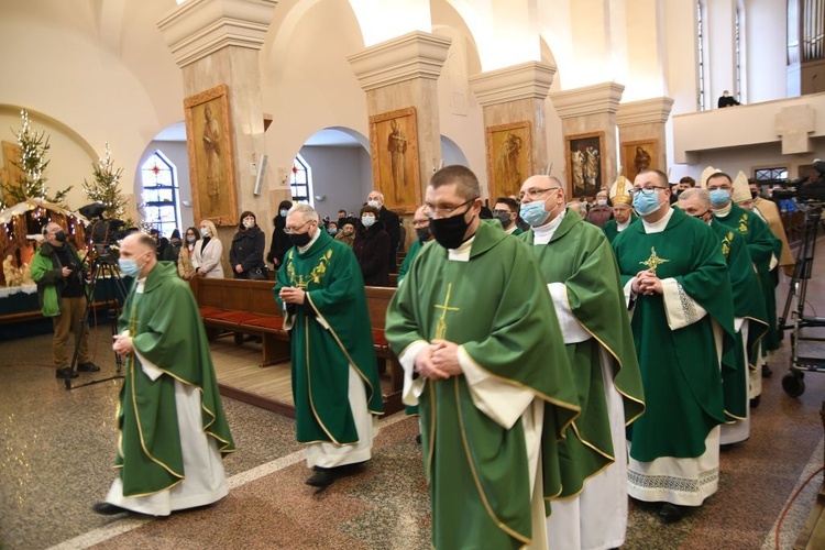 Gorzów Wlkp. Diecezjalne obchody 35. rocznicy śmierci bp. Wilhelma Pluty 