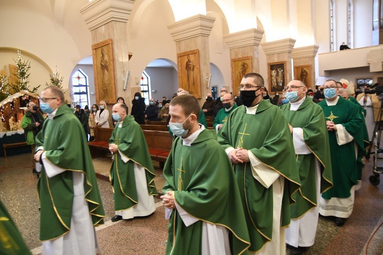 Gorzów Wlkp. Diecezjalne obchody 35. rocznicy śmierci bp. Wilhelma Pluty 