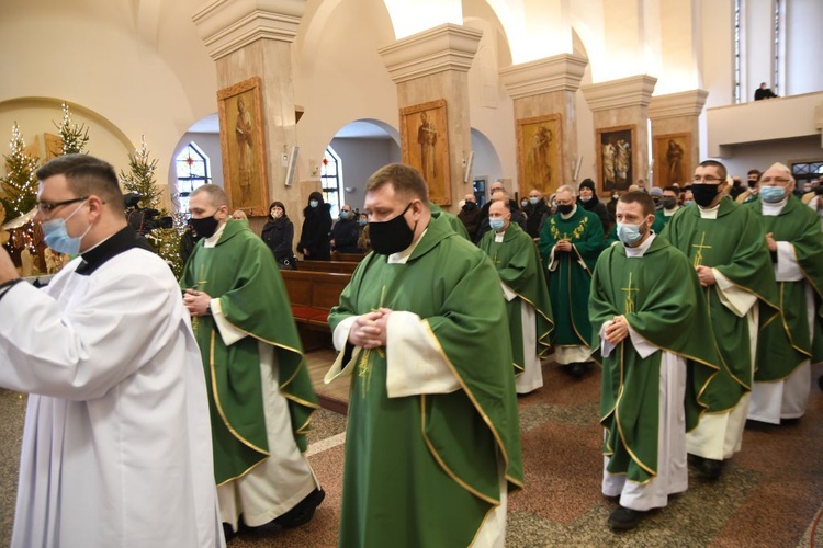 Gorzów Wlkp. Diecezjalne obchody 35. rocznicy śmierci bp. Wilhelma Pluty 