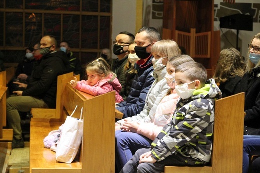 Kolędowanie dla Fundacji "Krzyż Dziecka" w Pisarzowicach - 2021