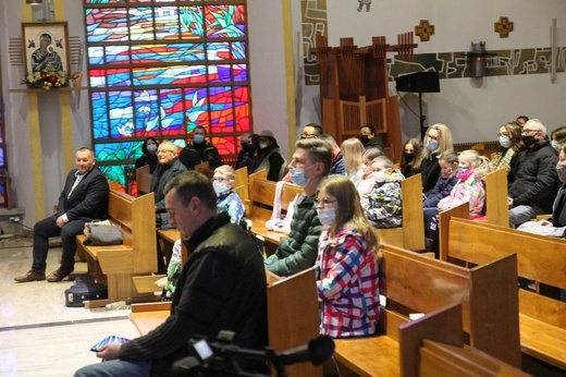 Kolędowanie dla Fundacji "Krzyż Dziecka" w Pisarzowicach - 2021