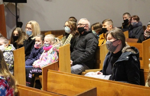 Kolędowanie dla Fundacji "Krzyż Dziecka" w Pisarzowicach - 2021