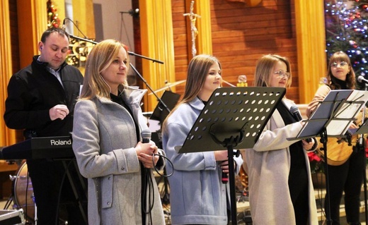 Kolędowanie dla Fundacji "Krzyż Dziecka" w Pisarzowicach - 2021