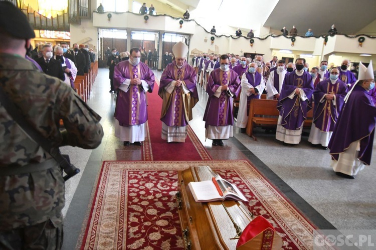 Zielona Góra. Msza żałobna w intencji śp. bp. Adama Dyczkowskiego 