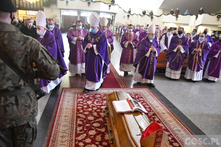 Zielona Góra. Msza żałobna w intencji śp. bp. Adama Dyczkowskiego 