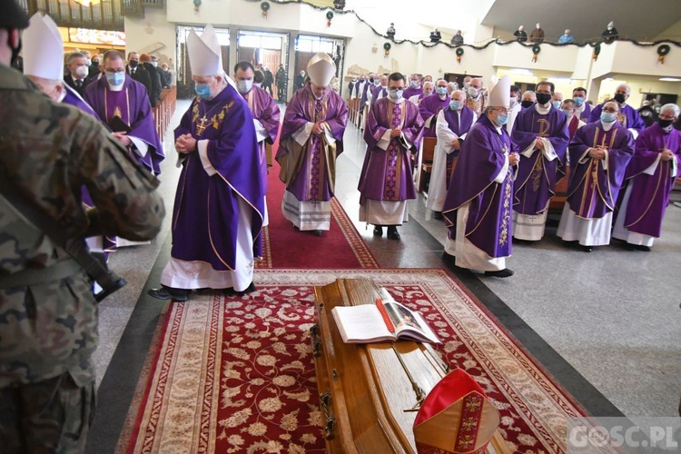 Zielona Góra. Msza żałobna w intencji śp. bp. Adama Dyczkowskiego 