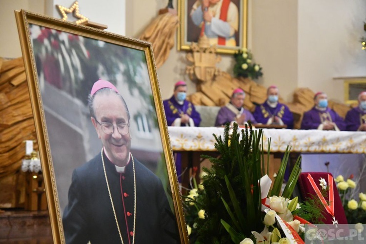 ​Ostatnie pożegnanie biskupów Adama Dyczkowskiego i Antoniego Stankiewicza