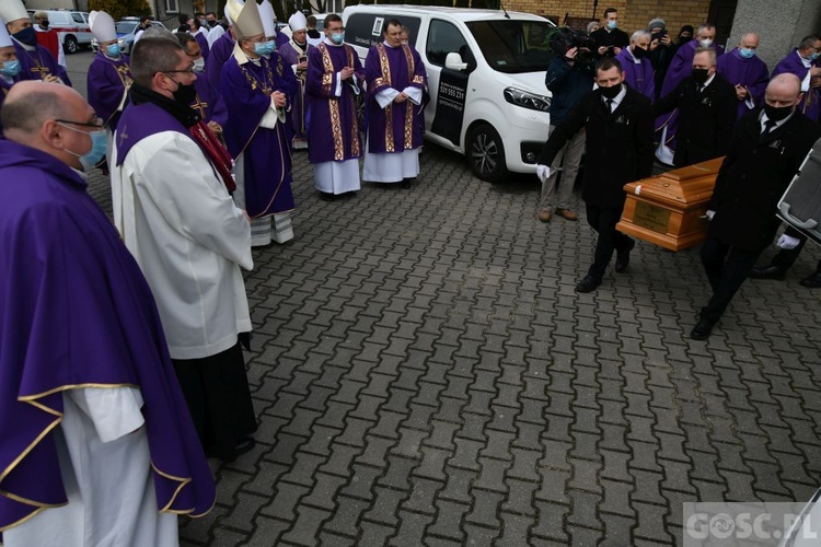 ​Ostatnie pożegnanie biskupów Adama Dyczkowskiego i Antoniego Stankiewicza