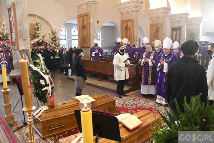 ​Ostatnie pożegnanie biskupów Adama Dyczkowskiego i Antoniego Stankiewicza