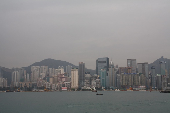 Nowa taktyka władz Hongkongu w walce z Covid-19: lockdown z zaskoczenia