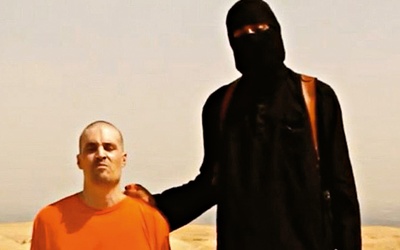 James Foley został zamorodowany  przez terrorystę z ISIS   22 sierpnia 2014 r.