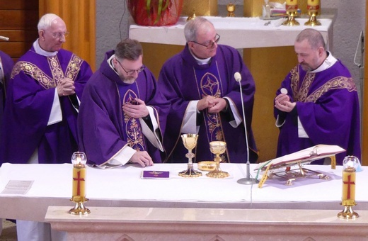 Pogrzeb śp. ks. Juliusza Olejaka w Pisarzowicach