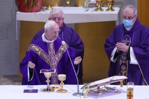 Pogrzeb śp. ks. Juliusza Olejaka w Pisarzowicach