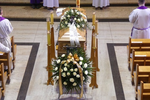 Pogrzeb śp. ks. Juliusza Olejaka w Pisarzowicach