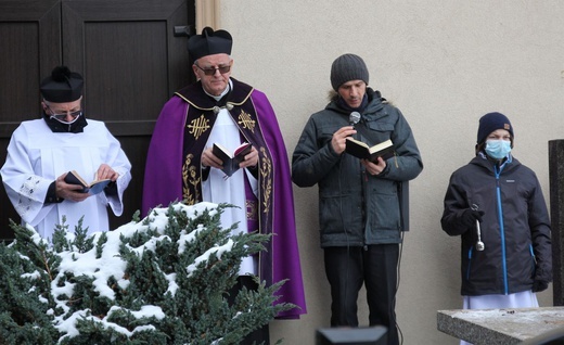 Pogrzeb śp. ks. Juliusza Olejaka w Pisarzowicach