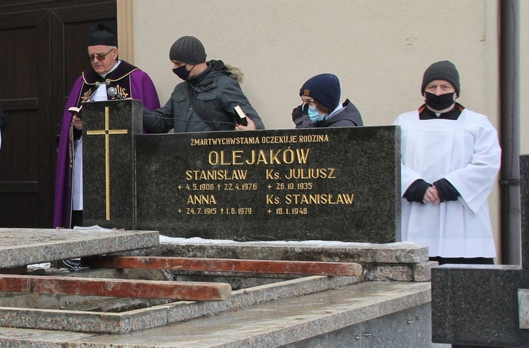 Pogrzeb śp. ks. Juliusza Olejaka w Pisarzowicach