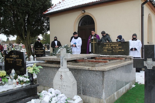 Pogrzeb śp. ks. Juliusza Olejaka w Pisarzowicach