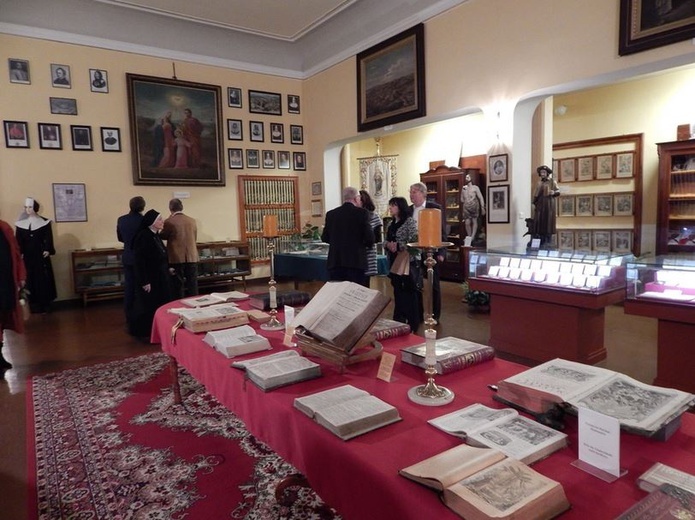 Trzebnica. Muzeum klasztorne sióstr boromeuszek potrzebuje pomocy