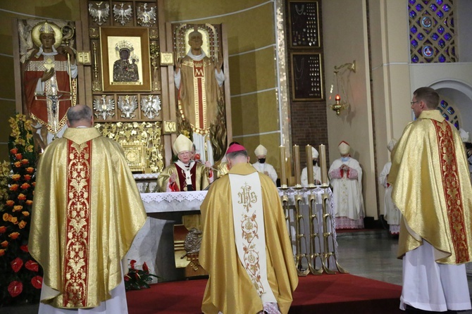 Święcenia biskupie ks. Artura Ważnego