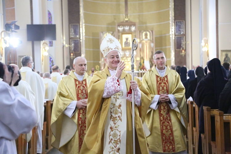 Święcenia biskupie ks. Artura Ważnego