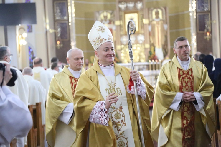 Święcenia biskupie ks. Artura Ważnego