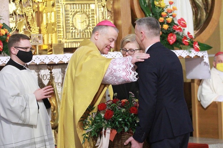 Święcenia biskupie ks. Artura Ważnego