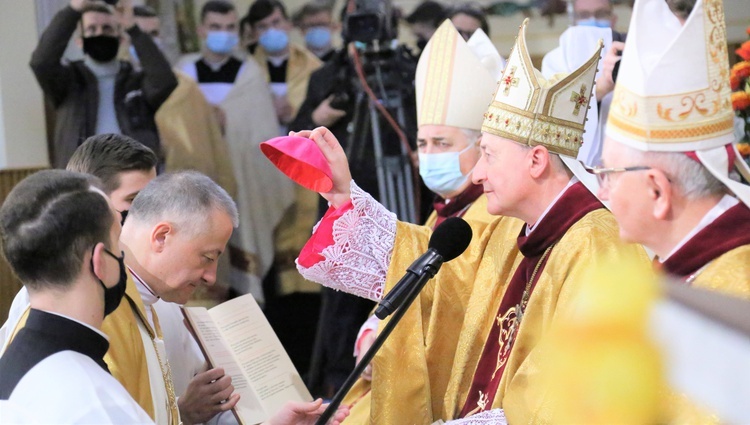 Święcenia biskupie ks. Artura Ważnego