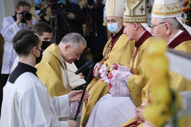 Święcenia biskupie ks. Artura Ważnego