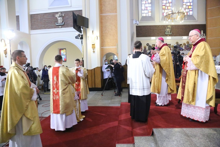 Święcenia biskupie ks. Artura Ważnego