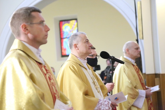 Święcenia biskupie ks. Artura Ważnego