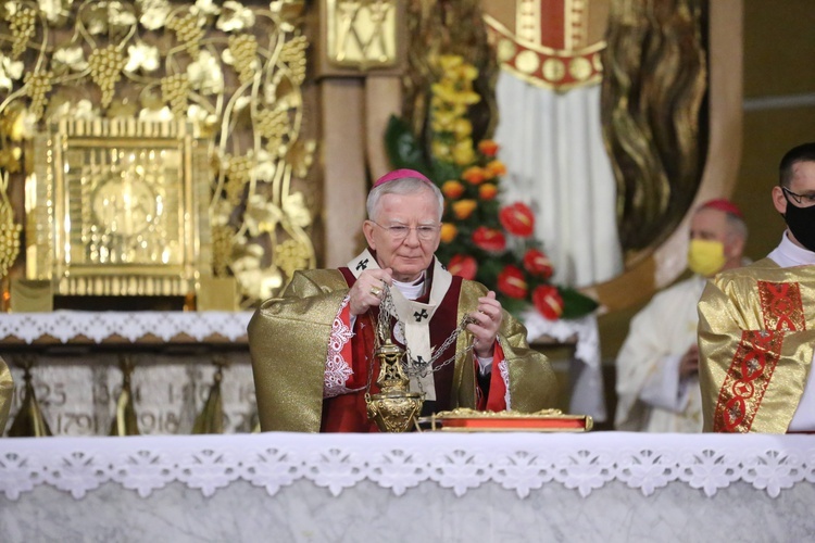 Święcenia biskupie ks. Artura Ważnego