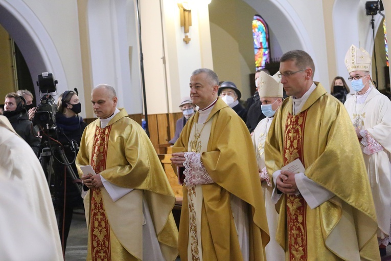 Święcenia biskupie ks. Artura Ważnego