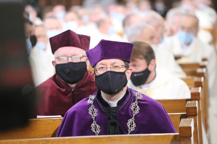 Święcenia biskupie ks. Artura Ważnego