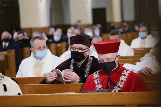 Święcenia biskupie ks. Artura Ważnego