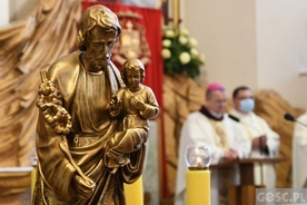 Modlitwa biskupa z Bractwem św. Józefa
