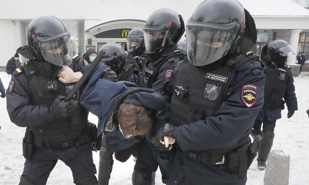 Rosja: Brutalne zatrzymania na demonstracjach w obronie Nawalnego