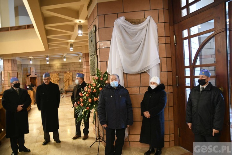 Odsłonięcie pamiątkowej tablicy poświęconej śp. ks. Józefowi Kocołowi