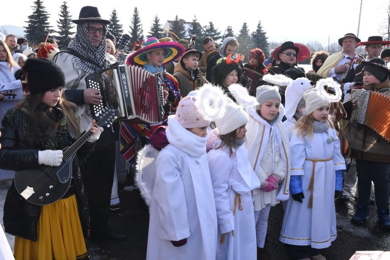 Kolędnicy, akordeoniści i heligoniści w Zakliczynie