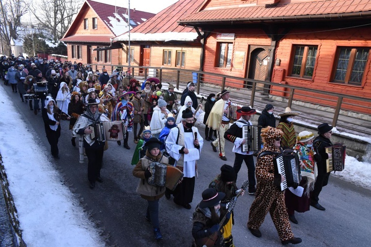 Kolędnicy, akordeoniści i heligoniści w Zakliczynie